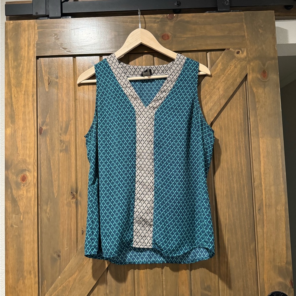 Market & Spruce Blue Diamond Patterned Tank Top